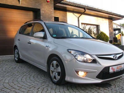 Hyundai i30 I CW Facelifting 1.4 DOHC 109KM 2010