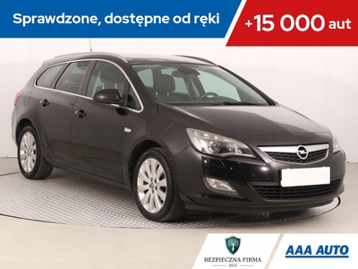 Opel Astra J Sports Tourer 1.4 Turbo ECOTEC 140KM 2011