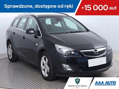 Opel Astra J Sports Tourer 1.6 Turbo ECOTEC 180KM 2010