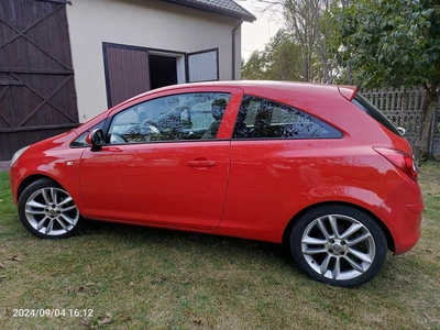 Opel Corsa D 1,4l z 2009 roku, przebieg 147 000 km, stan bardzo dobry