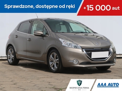 Peugeot 208 I Hatchback 3d 1.2 VTI 82KM 2014