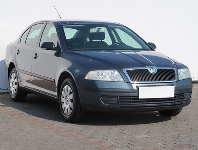 Skoda Octavia II , Salon Polska, Serwis ASO