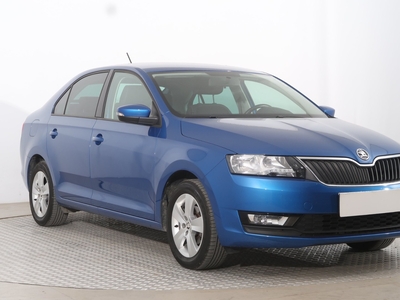 Skoda Rapid , Salon Polska, Klima, Parktronic, Podgrzewane siedzienia