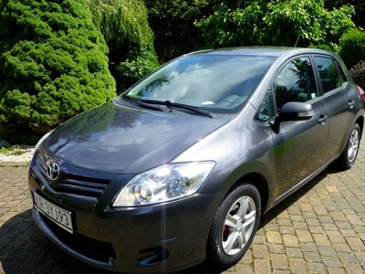 Toyota Auris I Hatchback 5d Facelifting 1.4 D-4D 90KM 2011