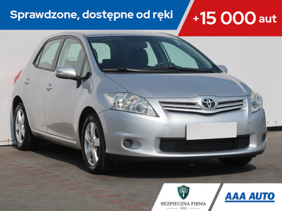 Toyota Auris I Hatchback 5d Facelifting 1.6 Valvematic 132KM 2012