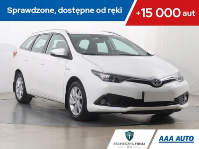 Toyota Auris II Touring Sports Facelifting 1.8 Hybrid 136KM 2018