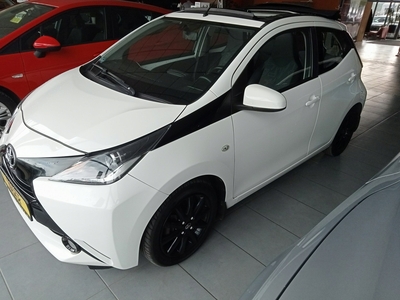 Toyota Aygo II Hatchback 5d 1.0 VVT-i 69KM 2015