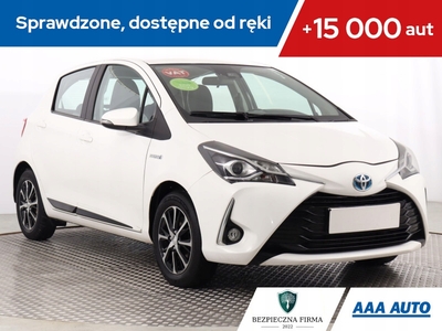 Toyota Yaris III Hatchback 5d Facelifting 2017 1.5 Hybrid 100KM 2018