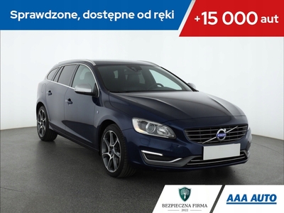 Volvo V60 I Kombi Facelifting 2.0 D4 DRIVE-E 181KM 2014