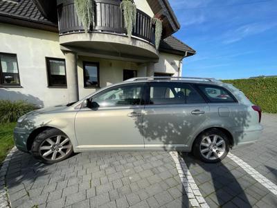 Ogłoszenie sprzedaży auta Toyota Avensis z 2007 roku.