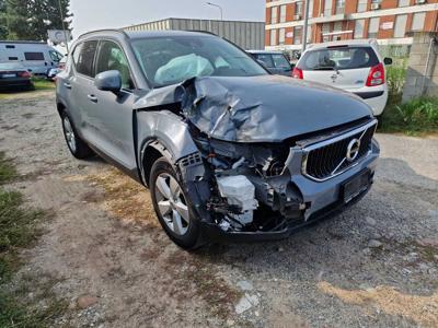 Volvo xc40 2.0d posiadam inne auta z włoch całe i uszkodzone