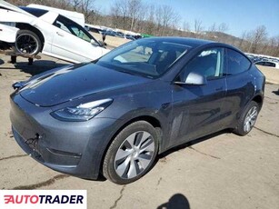 Tesla Model Y benzyna 2023r. (MARLBORO)