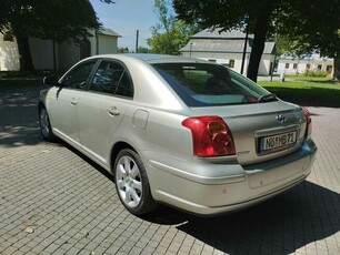 Toyota Avensis 2005 2.0 Benzyna