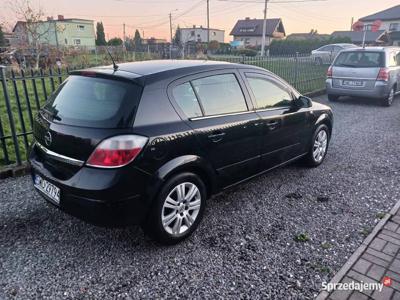 Opel Astra 1.9 CDTI 2007 rok