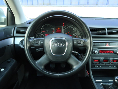 Audi A4 2006 2.0 146198km ABS