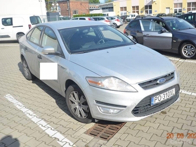 FORD MONDEO sedan (limuzyna)