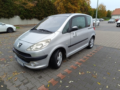 Peugeot 1007 , 2007r. 1.6, Automat, elektr. drzwi, dach panoramiczny