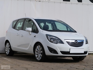 Opel Meriva B , Skóra, Klima, Tempomat, Parktronic, Podgrzewane siedzienia