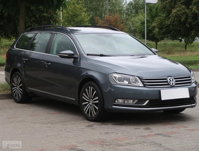 Volkswagen Passat B7 , Salon Polska, Navi, Xenon, Bi-Xenon, Klimatronic, Tempomat,