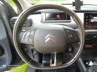 Citroen C4 Cactus; kamera, tablet