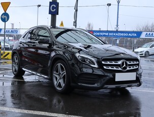 Mercedes-Benz Klasa GLA I , Salon Polska, Automat, Skóra, Navi, Klimatronic, Tempomat,