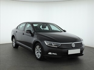 Volkswagen Passat B8 , Salon Polska, Navi, Klimatronic, Tempomat, Parktronic