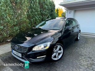 Volvo V60 T5 Drive-E R-Design Summum