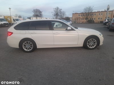 BMW Seria 3 320d Sport Line