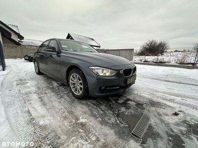 BMW Seria 3 318d Sport Line