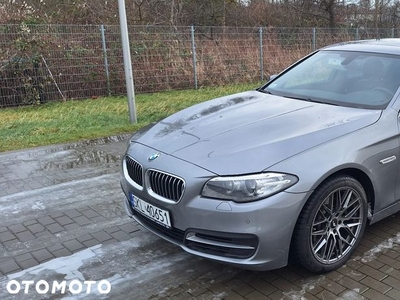 BMW Seria 5 528i xDrive Luxury Line