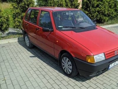 Fiat Uno garażowany stan kolekcjonerski przebieg 18 tysięcy