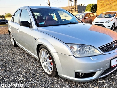 Ford Mondeo V6 ST 220