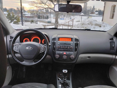 Kia Ceed 1.4 benzyna 2008 r. 169 tys. km