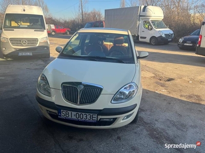 Lancia Ypsilon 1.4 automat !!!