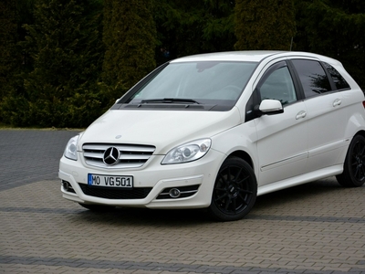 Mercedes B 180