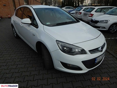 Opel Astra 1.6 diesel 110 KM 2015r. (Komorniki)