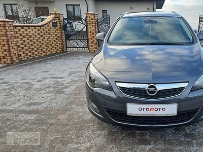 Opel Astra J