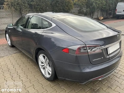 Tesla Model S Performance