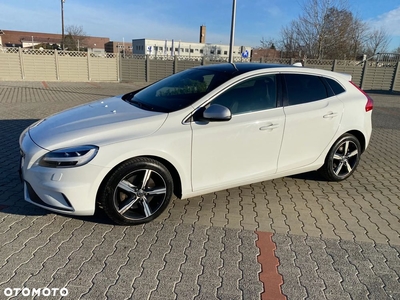 Volvo V40 T4 Drive-E R-Design Momentum