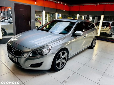 Volvo V60 T6 AWD Summum