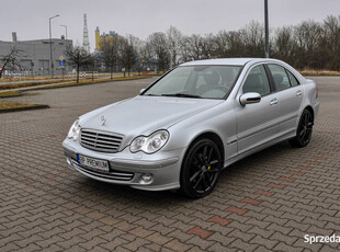 Mercedes-Benz Klasa C 2,5 (204KM) Automat Skóry Lift Bezwypadkowy