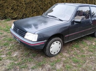 Peugeot 205