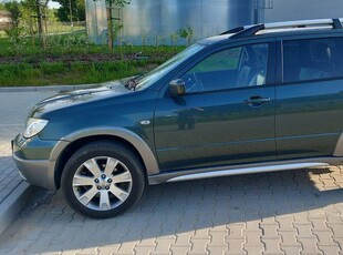 Sprzedam Mitsubishi Qutlander _nowe części