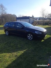 Sprzedam VOLVO V60 po lift z 2014r.- 2.0 Diesel D4-181 KM.