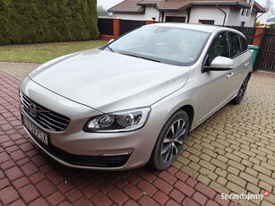 Volvo V60 2018 · 120KM · 1 969cm3 · Diesel · Skóra · Nawigacja