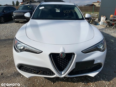 Alfa Romeo Stelvio 2.0 Turbo 16V AT8-Q4 Ti