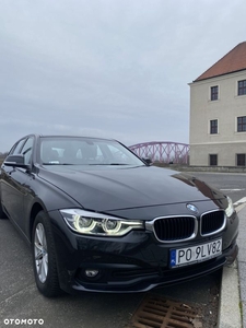 BMW Seria 3 318d Advantage