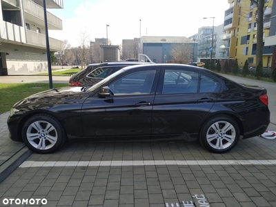 BMW Seria 3 318i Sport Line