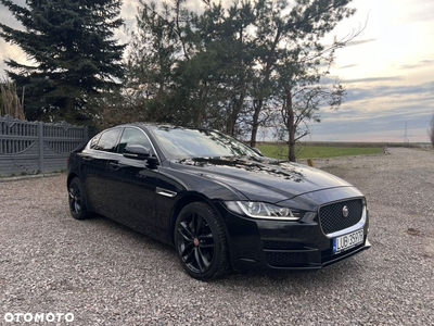 Jaguar XE 2.0 T Portfolio