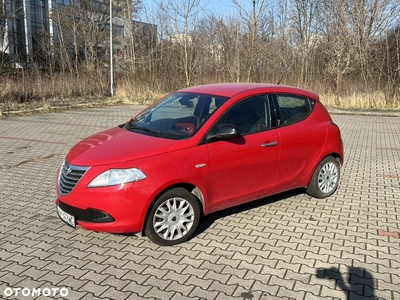 Lancia Ypsilon Y 1.2 8v Black & Red Edition